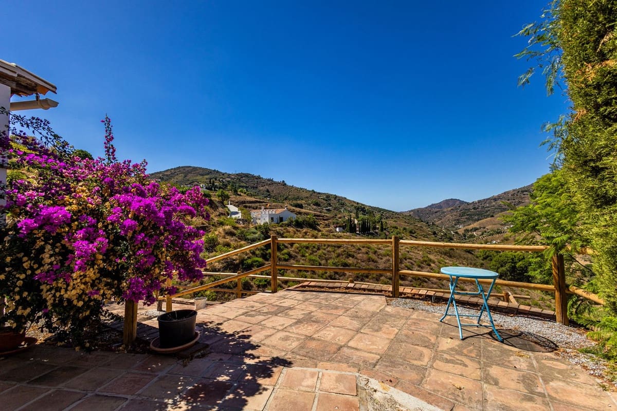 Finca/Casa Rural de 3 habitaciones en Cómpeta en venta con piscina garaje - 395.000 € (Ref: 10081826)