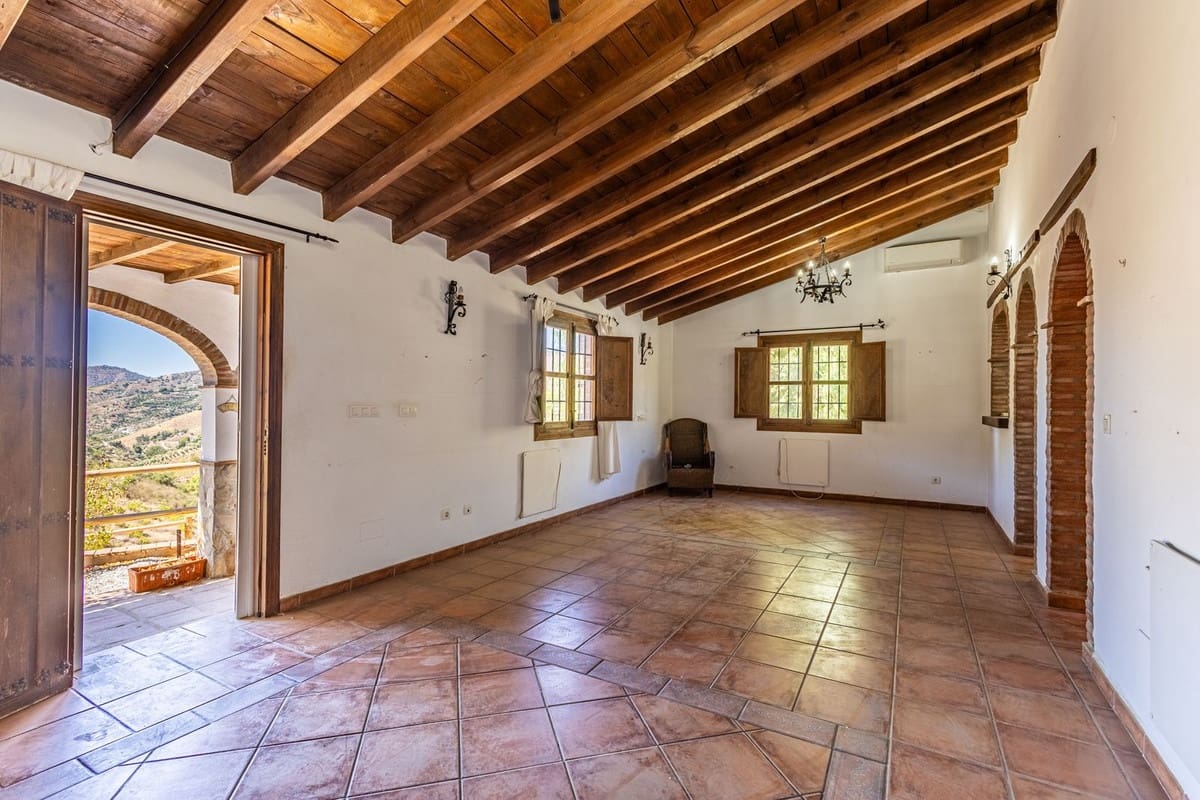 Finca/Casa Rural de 3 habitaciones en Cómpeta en venta con piscina garaje - 395.000 € (Ref: 10081826)