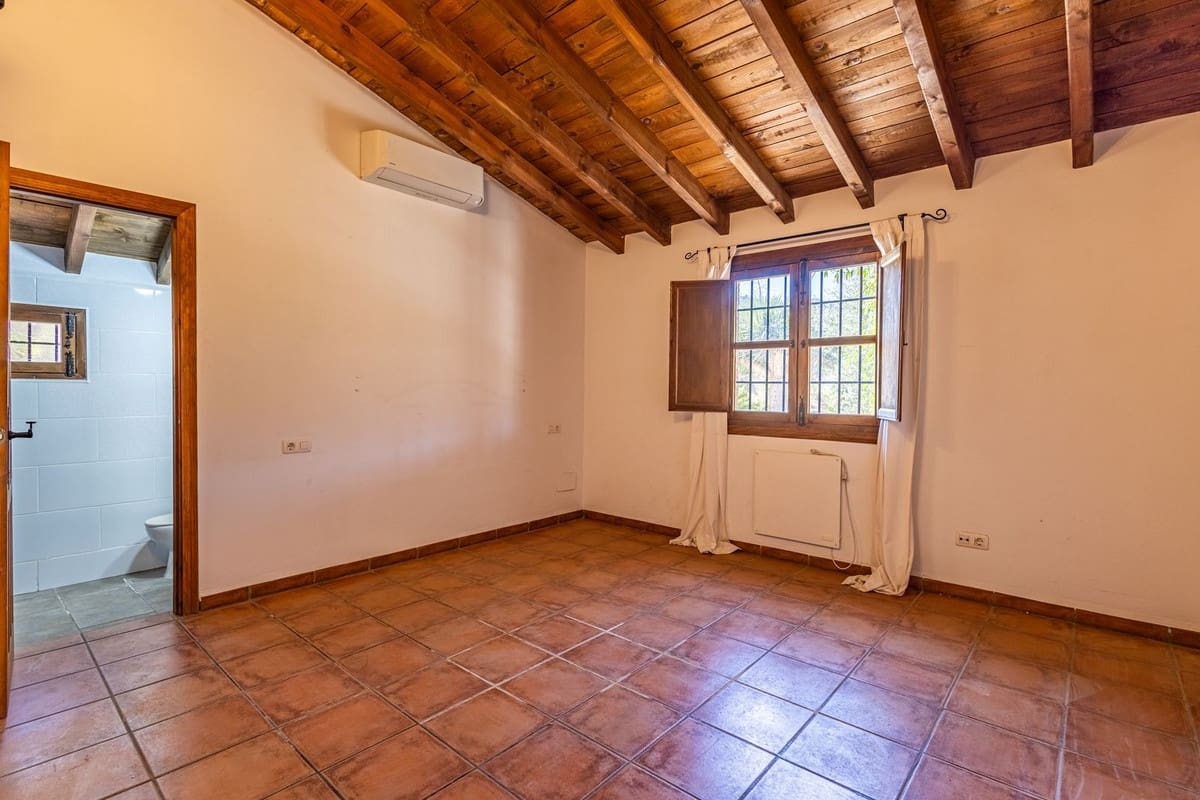 Finca/Casa Rural de 3 habitaciones en Cómpeta en venta con piscina garaje - 395.000 € (Ref: 10081826)