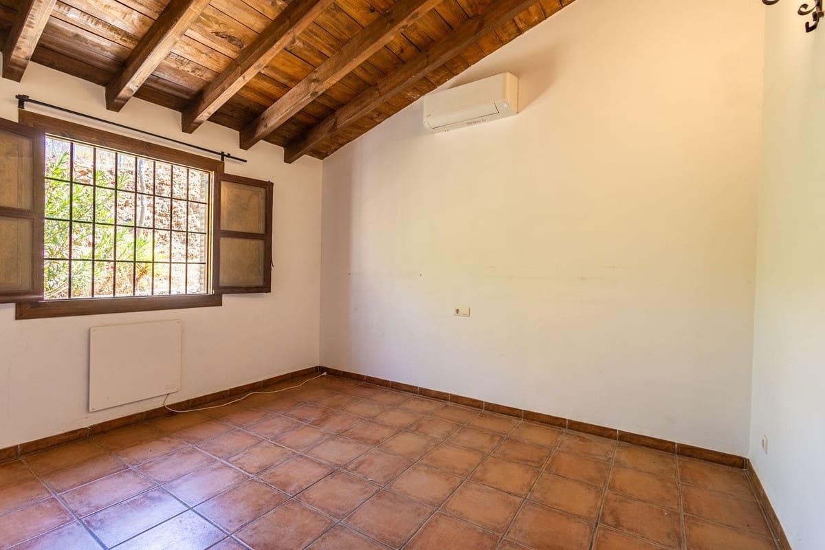 Finca/Casa Rural de 3 habitaciones en Cómpeta en venta con piscina garaje - 395.000 € (Ref: 10081826)