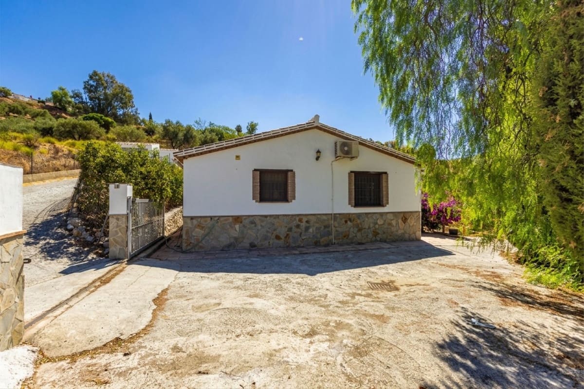 Finca/Casa Rural de 3 habitaciones en Cómpeta en venta con piscina garaje - 395.000 € (Ref: 10081826)