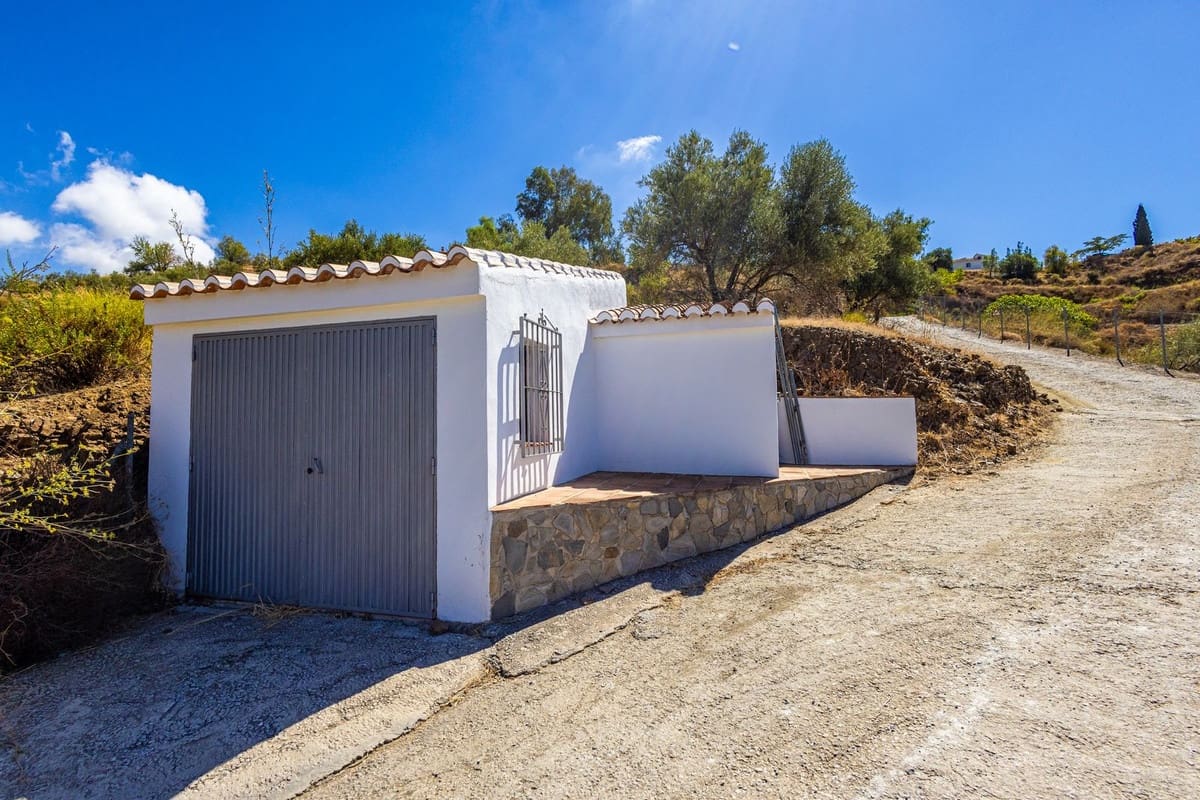 Finca/Casa Rural de 3 habitaciones en Cómpeta en venta con piscina garaje - 395.000 € (Ref: 10081826)