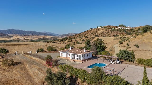 3 sovrum Finca/Hus på landet till salu i Gibralgalia, Cártama med pool garage - 339 000 € (Ref: 10082199)
