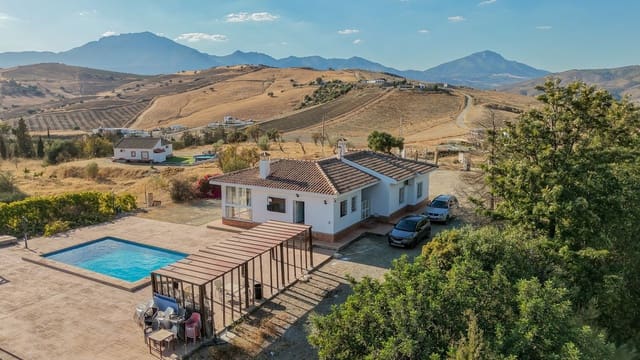3 sovrum Finca/Hus på landet till salu i Gibralgalia, Cártama med pool garage - 339 000 € (Ref: 10082199)