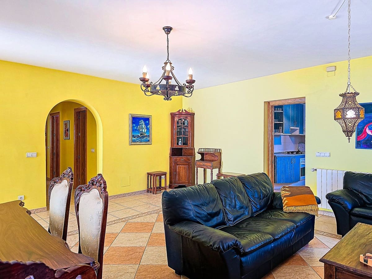 3 bedroom Villa for sale in Arenas with pool garage - € 489,000 (Ref: 10085029)
