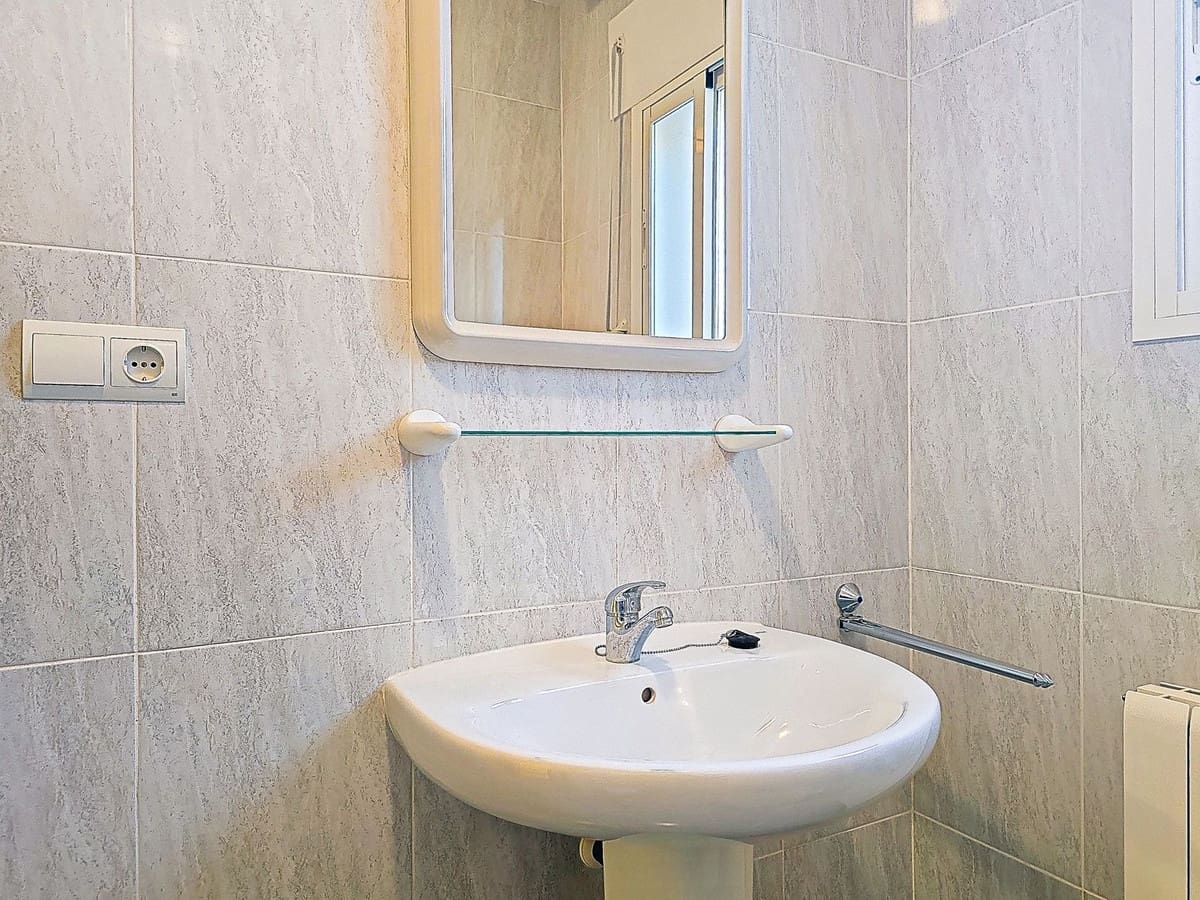 3 bedroom Villa for sale in Arenas with pool garage - € 489,000 (Ref: 10085029)