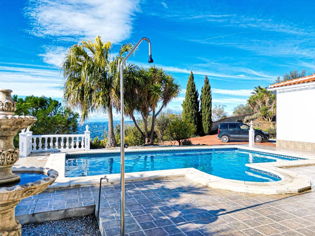3 bedroom Villa for sale in Arenas with pool garage - € 489,000 (Ref: 10085029)