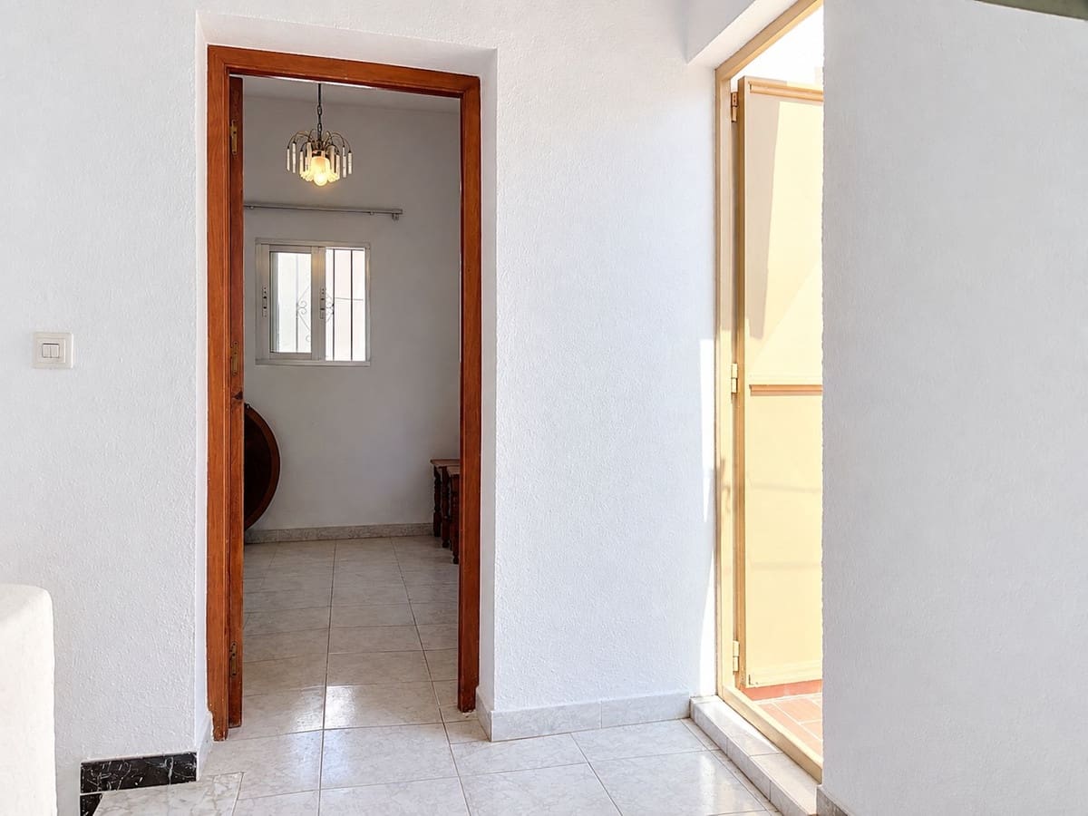 4 bedroom Townhouse for sale in Canillas de Aceituno - € 98,000 (Ref: 10088680)