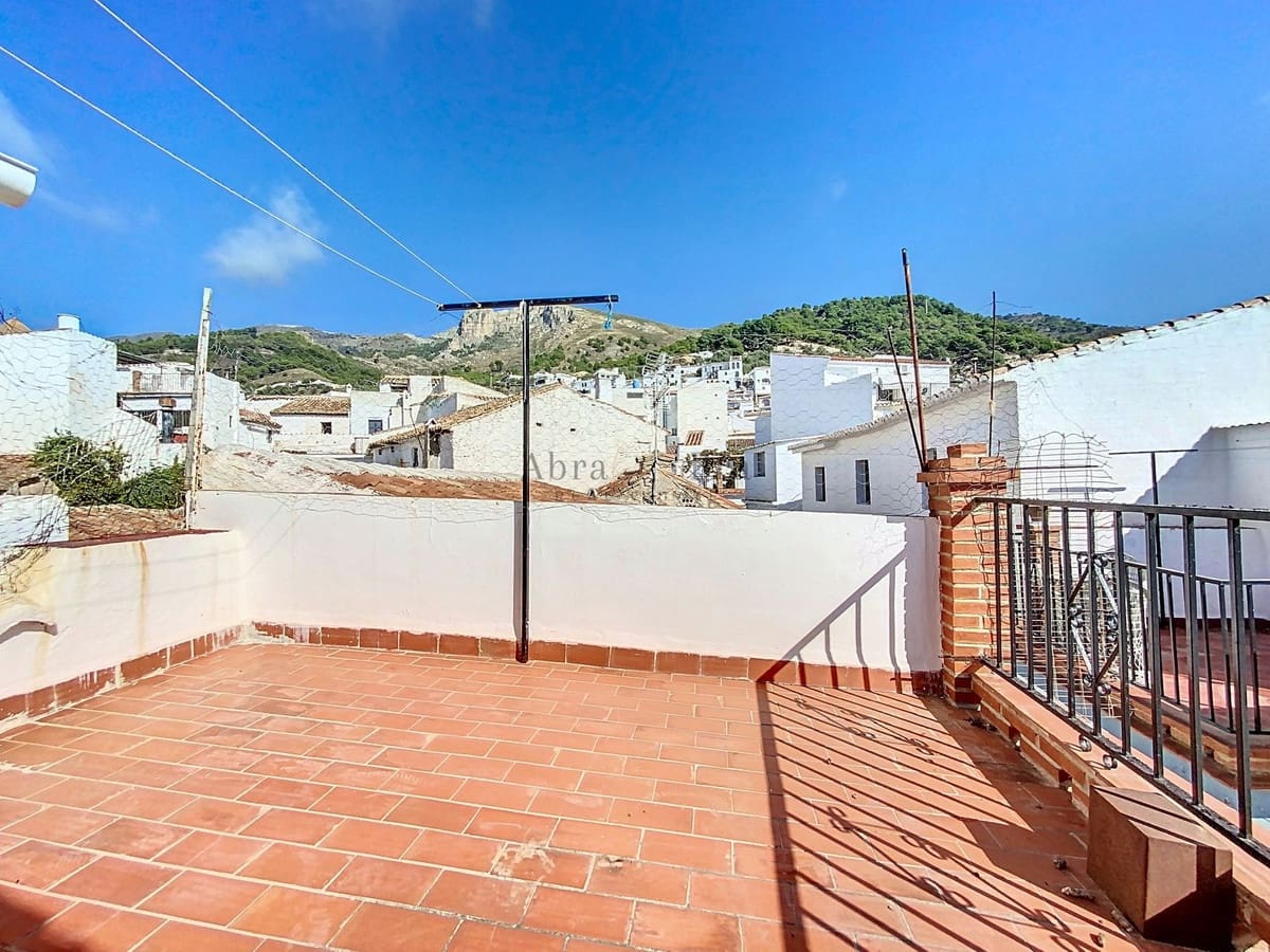4 bedroom Townhouse for sale in Canillas de Aceituno - € 98,000 (Ref: 10088680)