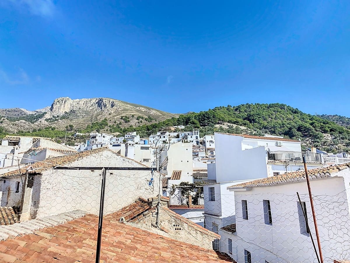 4 bedroom Townhouse for sale in Canillas de Aceituno - € 98,000 (Ref: 10088680)