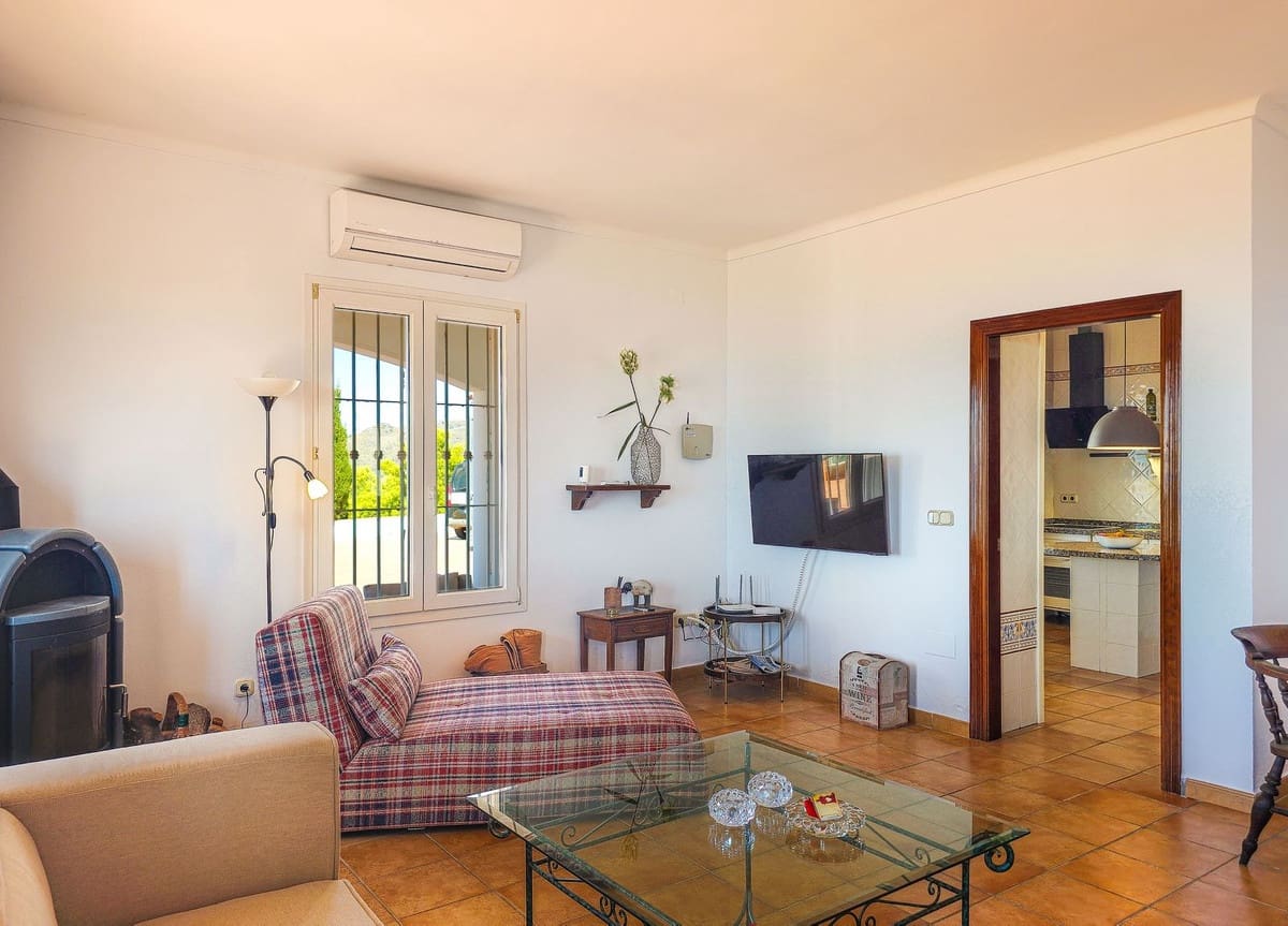 3 soverom Villa til salgs i Arenas med svømmebasseng garasje - € 499 000 (Ref: 10090045)