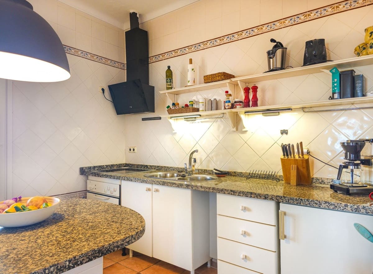 3 soverom Villa til salgs i Arenas med svømmebasseng garasje - € 499 000 (Ref: 10090045)