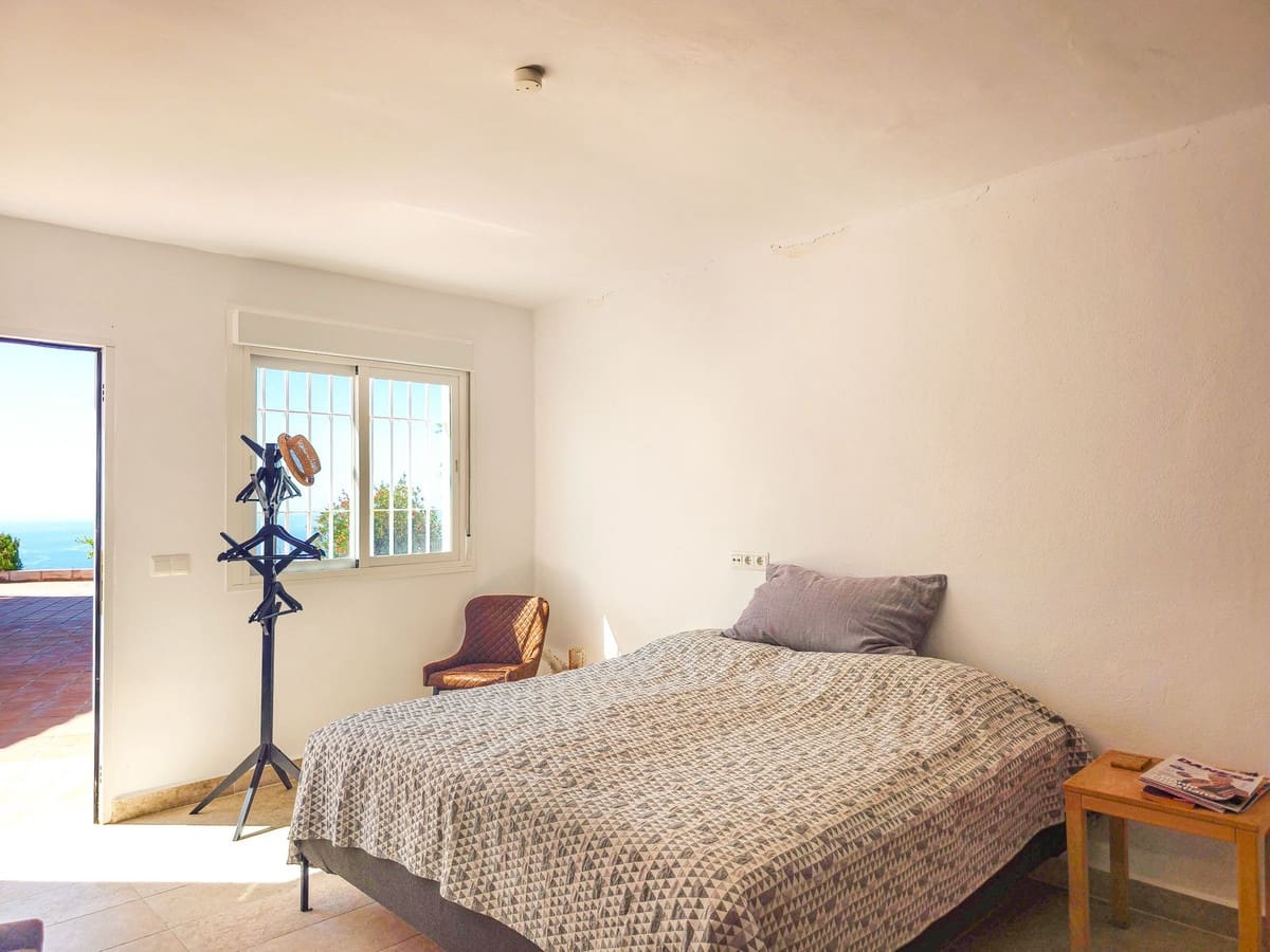 3 soverom Villa til salgs i Arenas med svømmebasseng garasje - € 499 000 (Ref: 10090045)