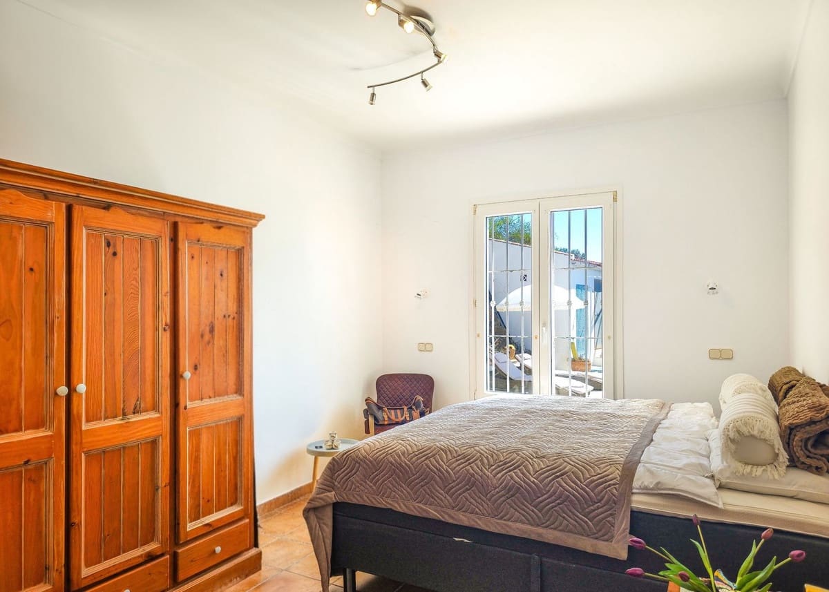 3 soverom Villa til salgs i Arenas med svømmebasseng garasje - € 499 000 (Ref: 10090045)