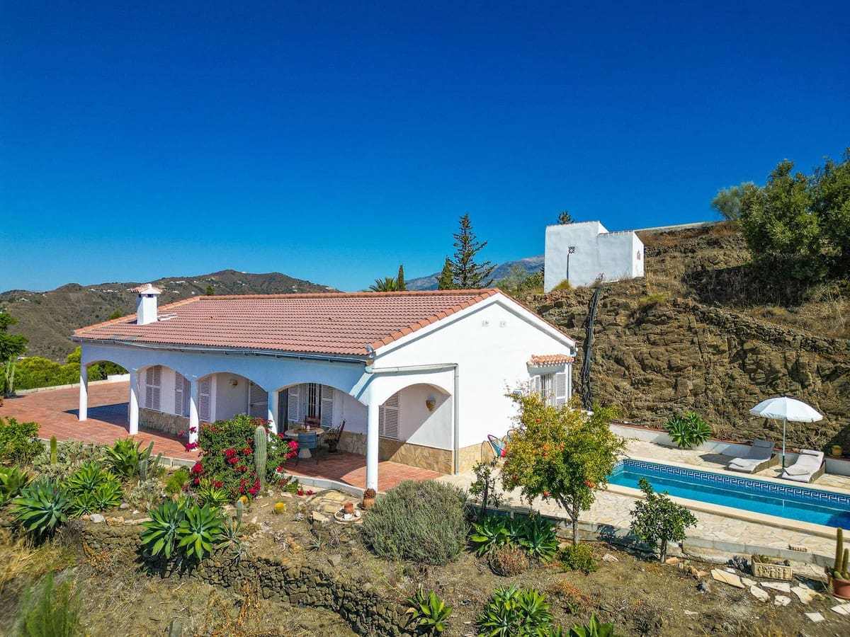 3 soverom Villa til salgs i Arenas med svømmebasseng garasje - € 499 000 (Ref: 10090045)