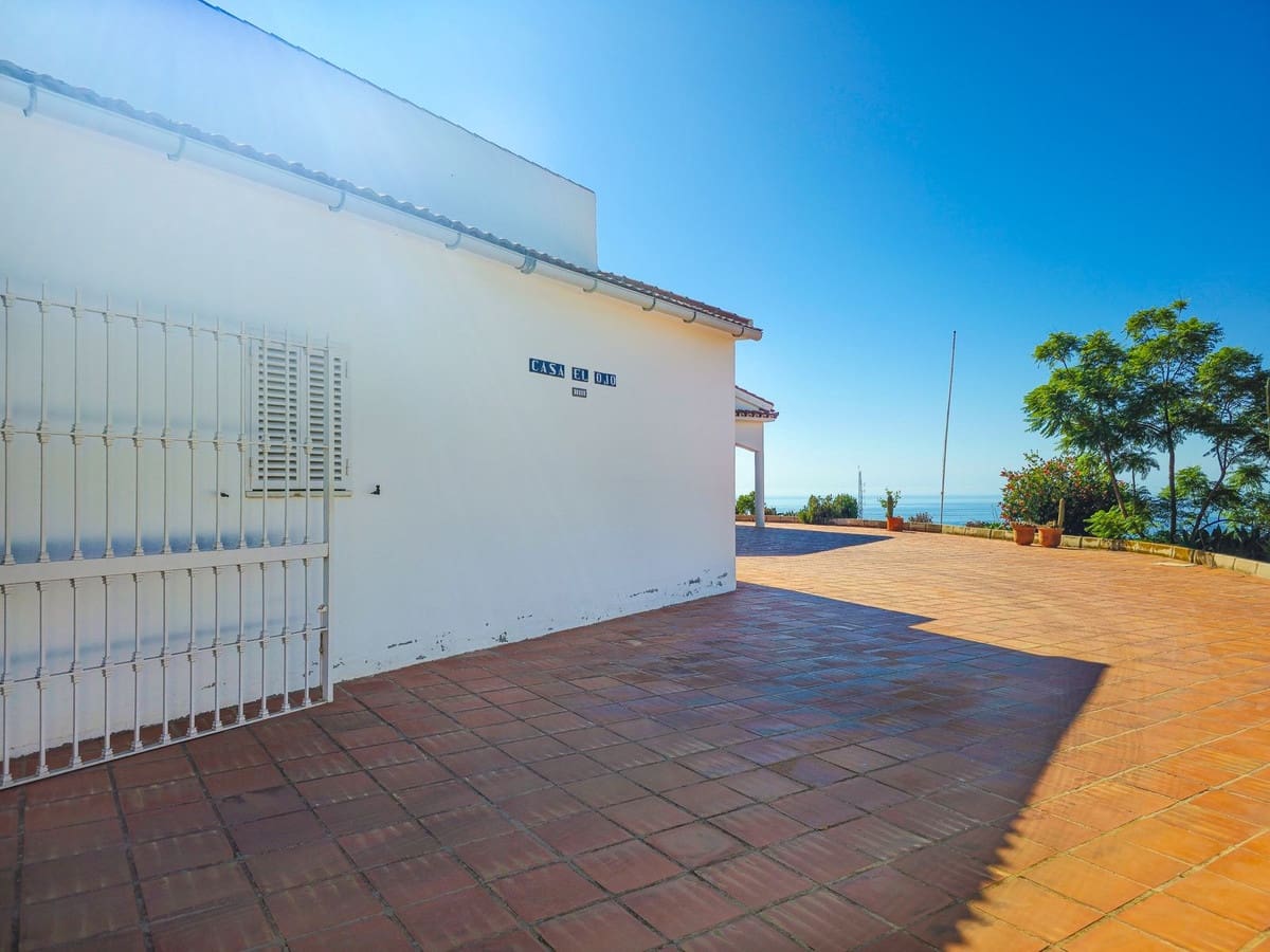 3 soverom Villa til salgs i Arenas med svømmebasseng garasje - € 499 000 (Ref: 10090045)