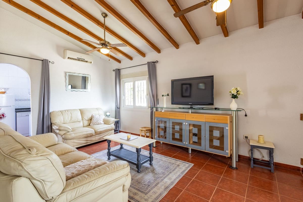 3 soverom Villa til salgs i Alcaucin med svømmebasseng garasje - € 298 000 (Ref: 10095468)