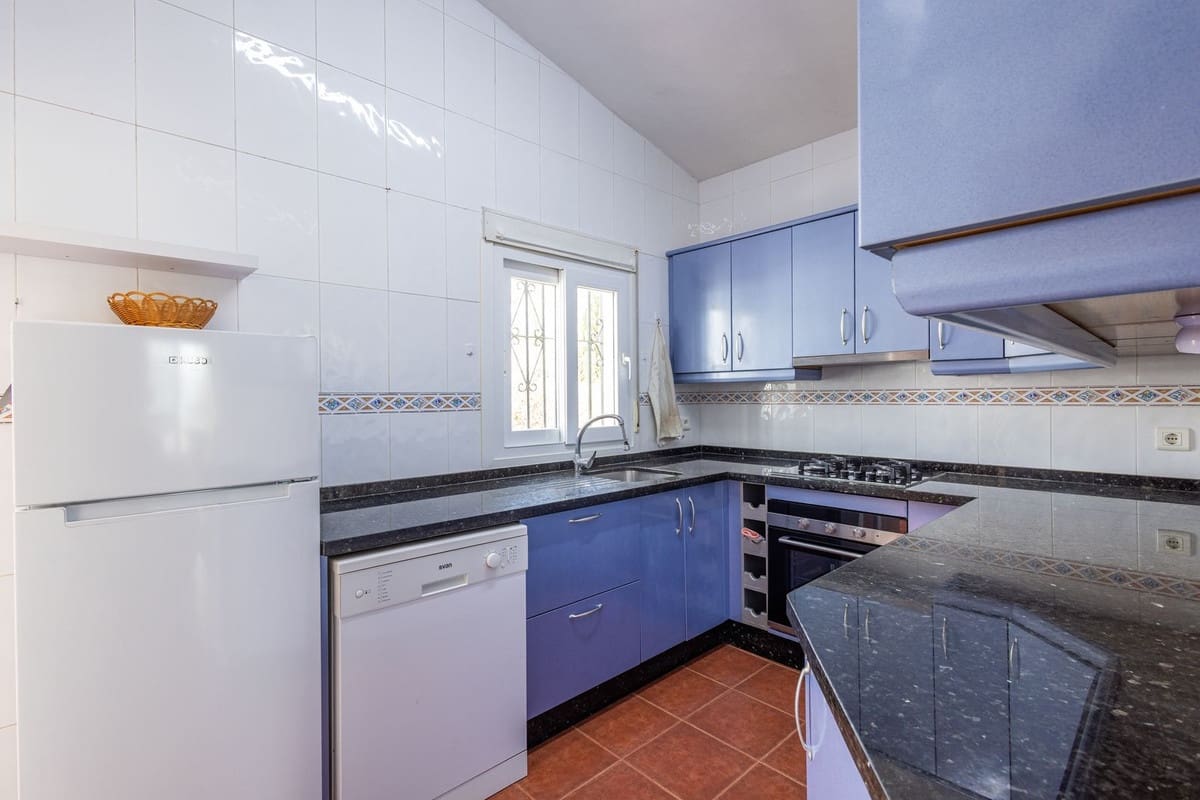 3 soverom Villa til salgs i Alcaucin med svømmebasseng garasje - € 298 000 (Ref: 10095468)