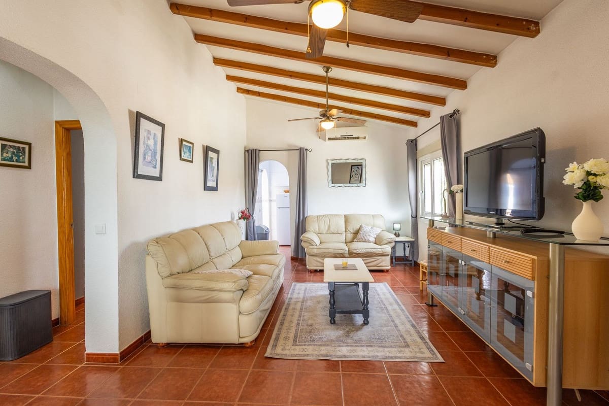 3 soverom Villa til salgs i Alcaucin med svømmebasseng garasje - € 298 000 (Ref: 10095468)