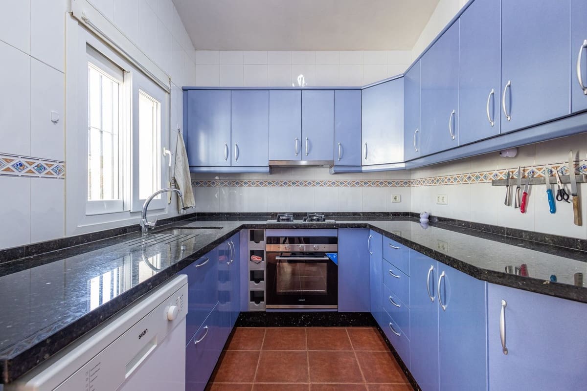3 soverom Villa til salgs i Alcaucin med svømmebasseng garasje - € 298 000 (Ref: 10095468)
