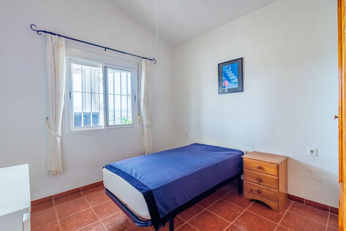 3 soverom Villa til salgs i Alcaucin med svømmebasseng garasje - € 298 000 (Ref: 10095468)