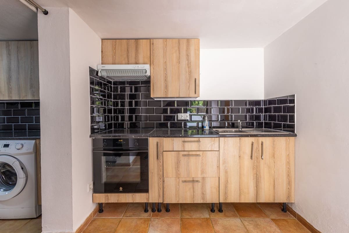 3 soverom Villa til salgs i Alcaucin med svømmebasseng garasje - € 298 000 (Ref: 10095468)