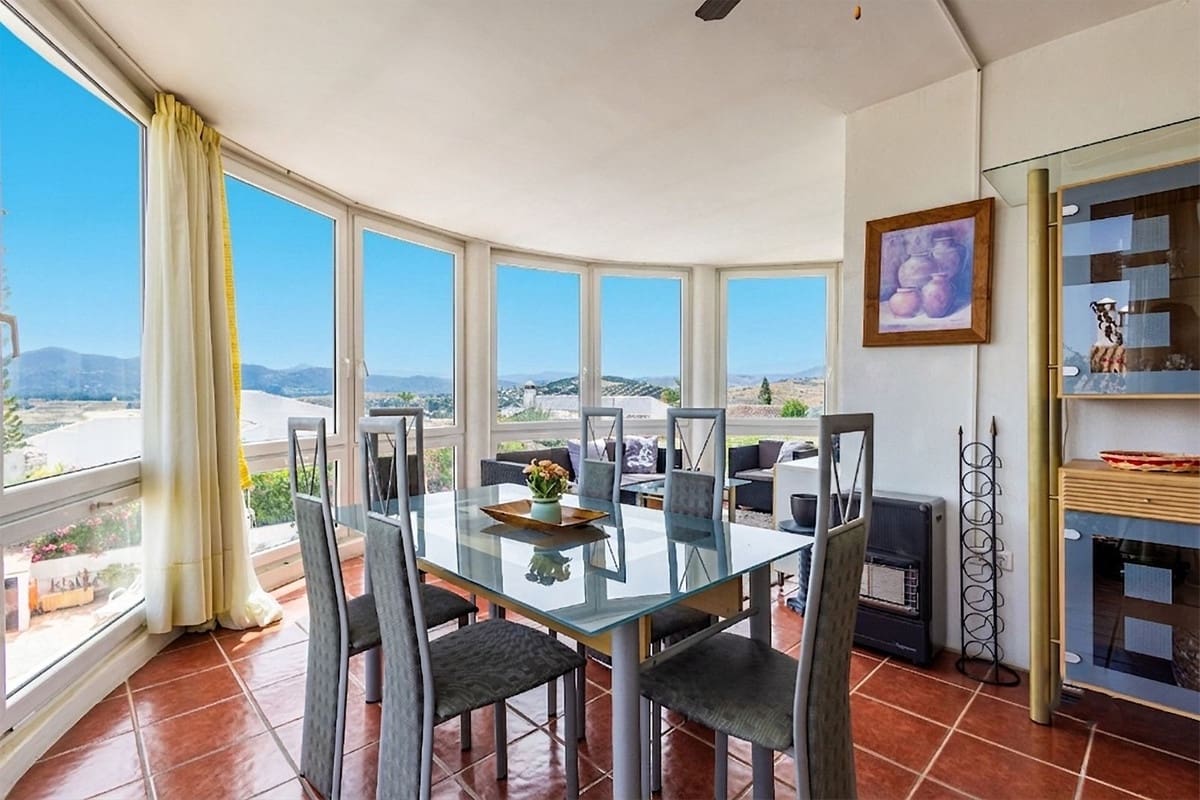 3 soverom Villa til salgs i Alcaucin med svømmebasseng garasje - € 298 000 (Ref: 10095468)
