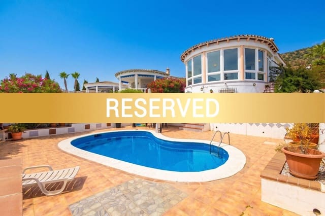 3 Zimmer Villa zu verkaufen in Alcaucín mit Pool Garage - 298.000 € (Ref: 10095468)