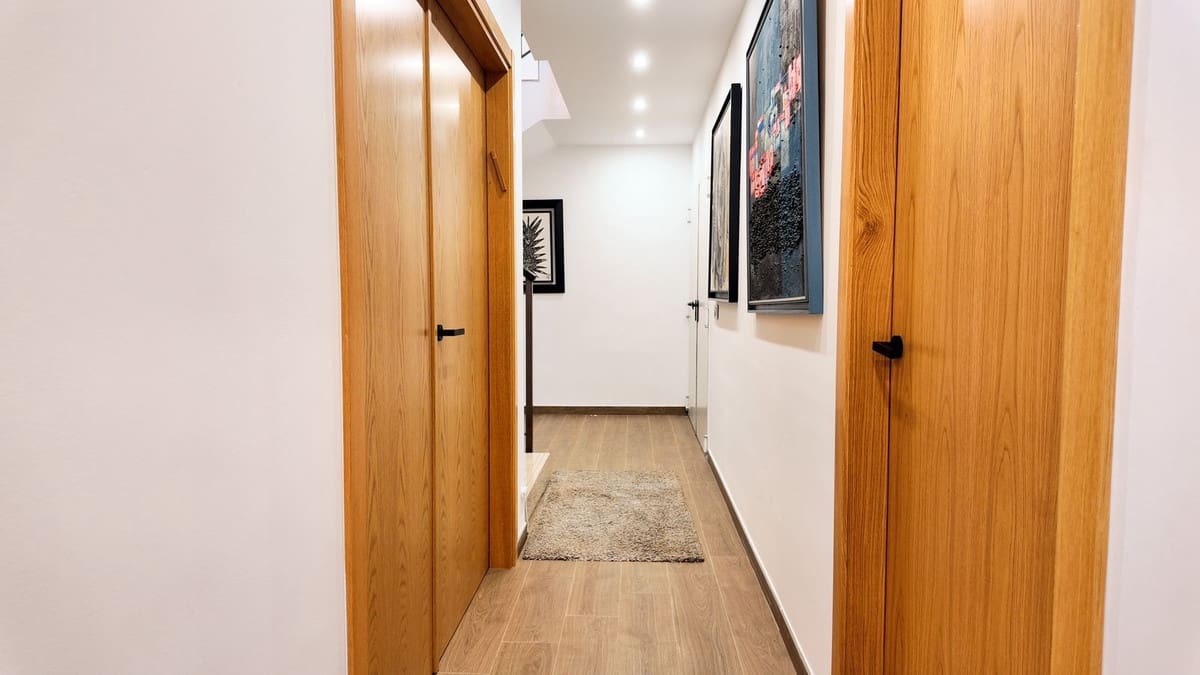 5 slaapkamer Villa te koop in El Paraiso met zwembad garage - € 7.700.000 (Ref: 10095707)