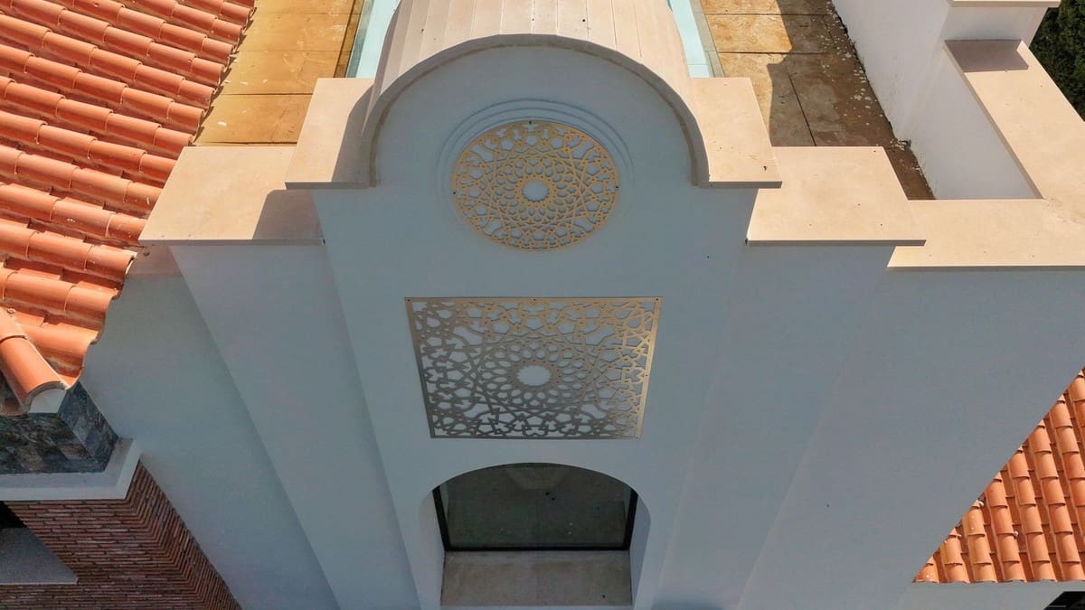 5 slaapkamer Villa te koop in El Paraiso met zwembad garage - € 7.700.000 (Ref: 10095707)