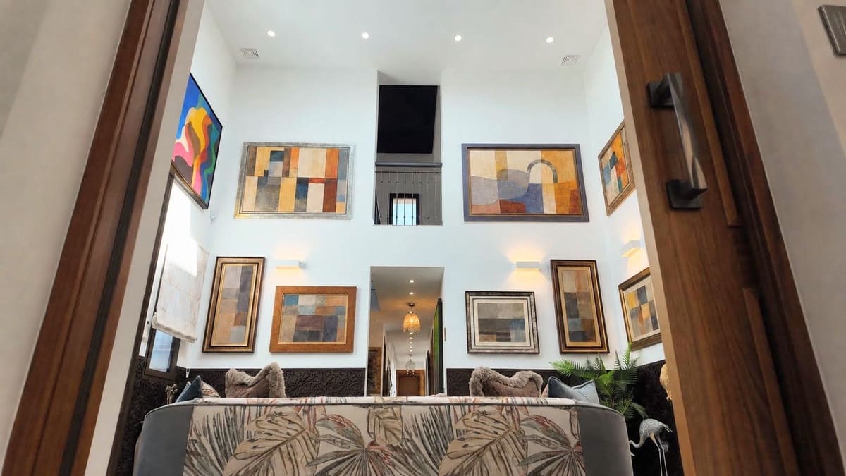 5 slaapkamer Villa te koop in El Paraiso met zwembad garage - € 7.700.000 (Ref: 10095707)