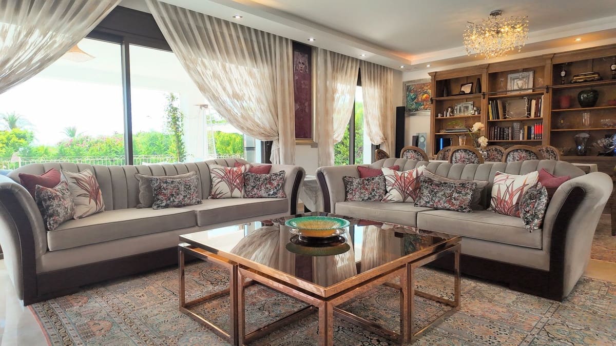 5 slaapkamer Villa te koop in El Paraiso met zwembad garage - € 7.700.000 (Ref: 10095707)