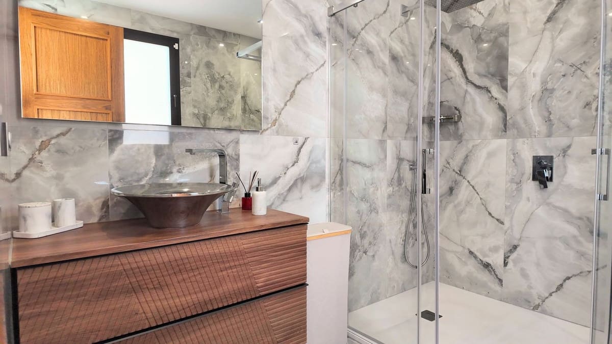 5 slaapkamer Villa te koop in El Paraiso met zwembad garage - € 7.700.000 (Ref: 10095707)