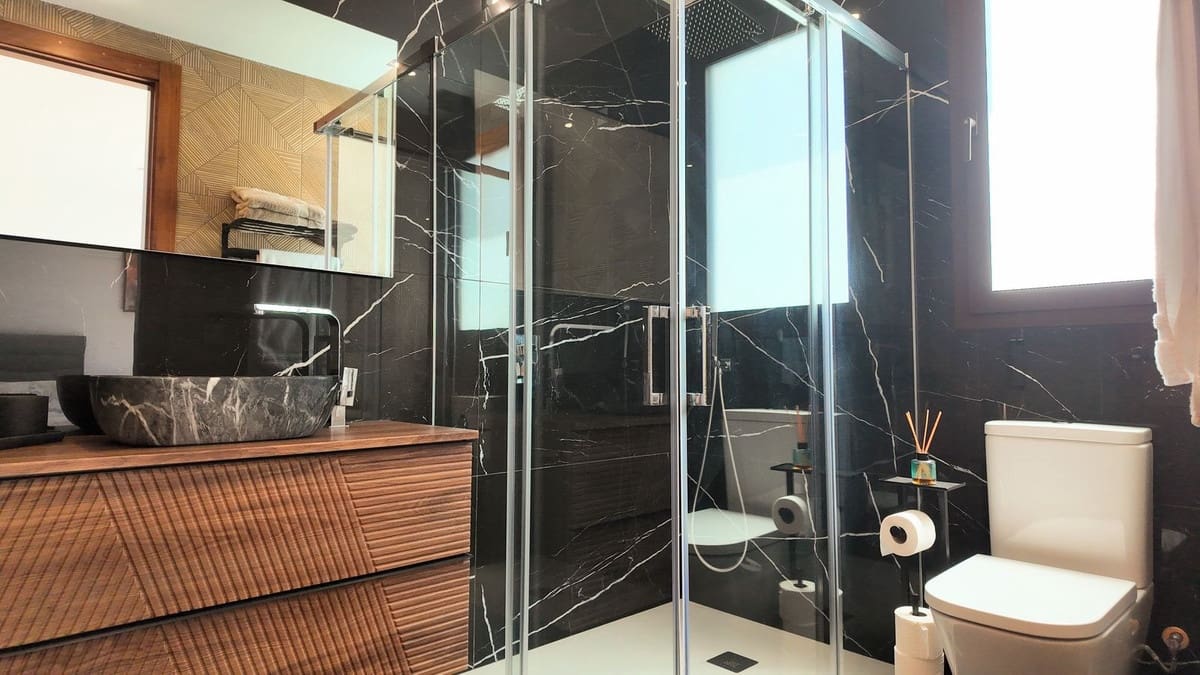 5 slaapkamer Villa te koop in El Paraiso met zwembad garage - € 7.700.000 (Ref: 10095707)