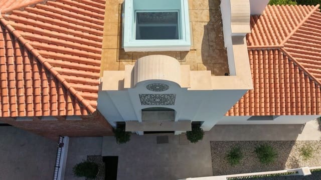 5 slaapkamer Villa te koop in El Paraiso, Estepona met zwembad garage - € 7.700.000 (Ref: 10095707)