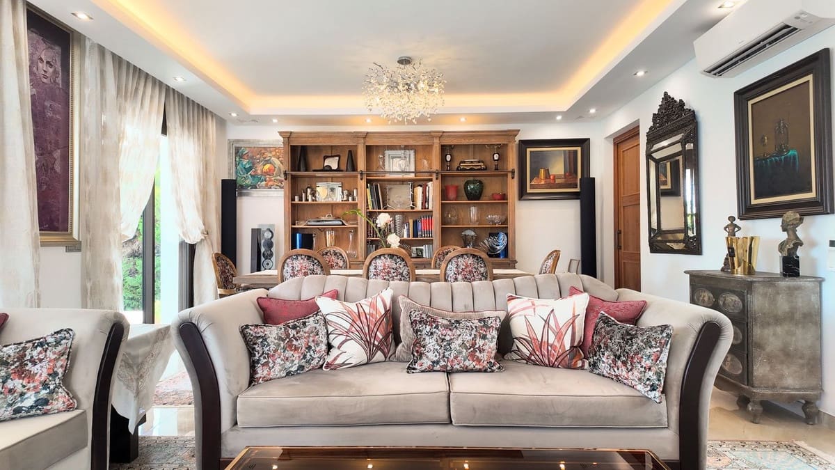 5 slaapkamer Villa te koop in El Paraiso met zwembad garage - € 7.700.000 (Ref: 10095707)
