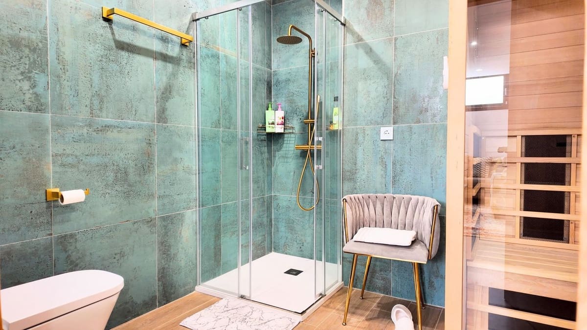 5 slaapkamer Villa te koop in El Paraiso met zwembad garage - € 7.700.000 (Ref: 10095707)