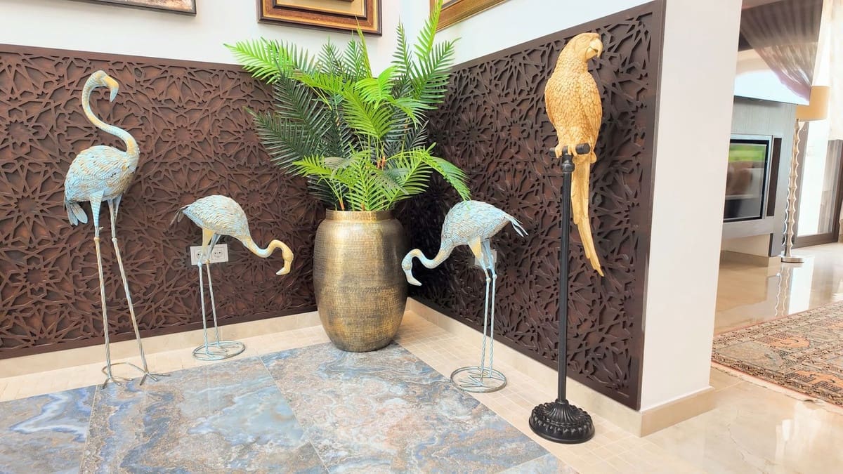 5 slaapkamer Villa te koop in El Paraiso met zwembad garage - € 7.700.000 (Ref: 10095707)
