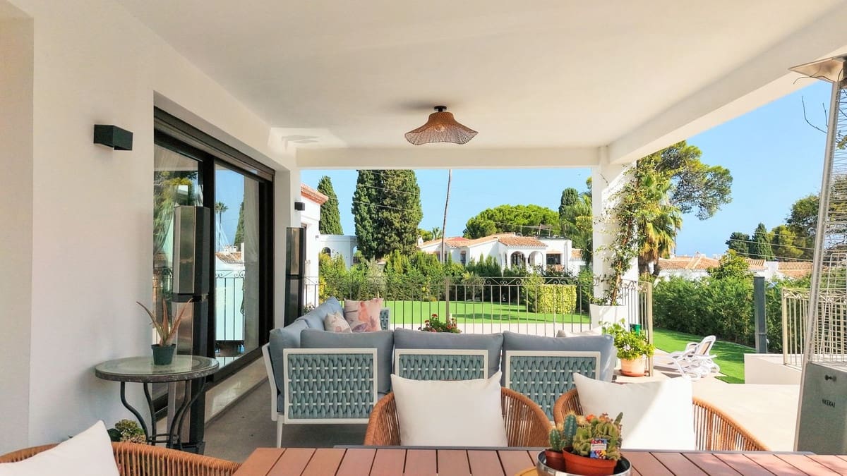5 slaapkamer Villa te koop in El Paraiso met zwembad garage - € 7.700.000 (Ref: 10095707)