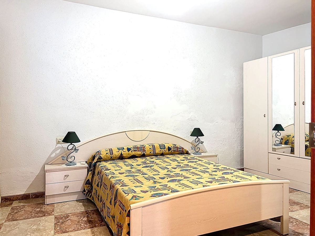 Casa de 3 habitaciones en Canillas de Aceituno en venta - 129.000 € (Ref: 10101002)
