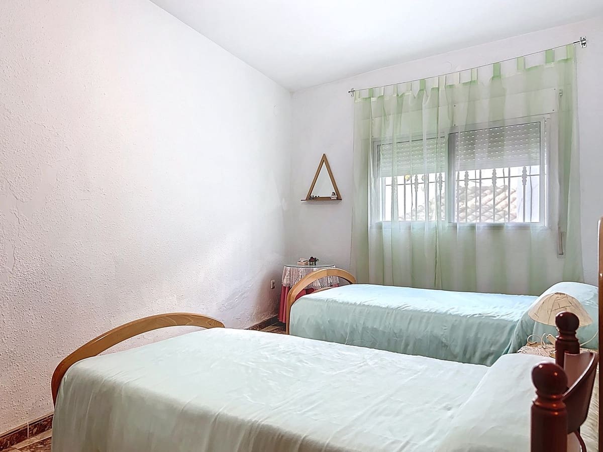 Casa de 3 habitaciones en Canillas de Aceituno en venta - 129.000 € (Ref: 10101002)