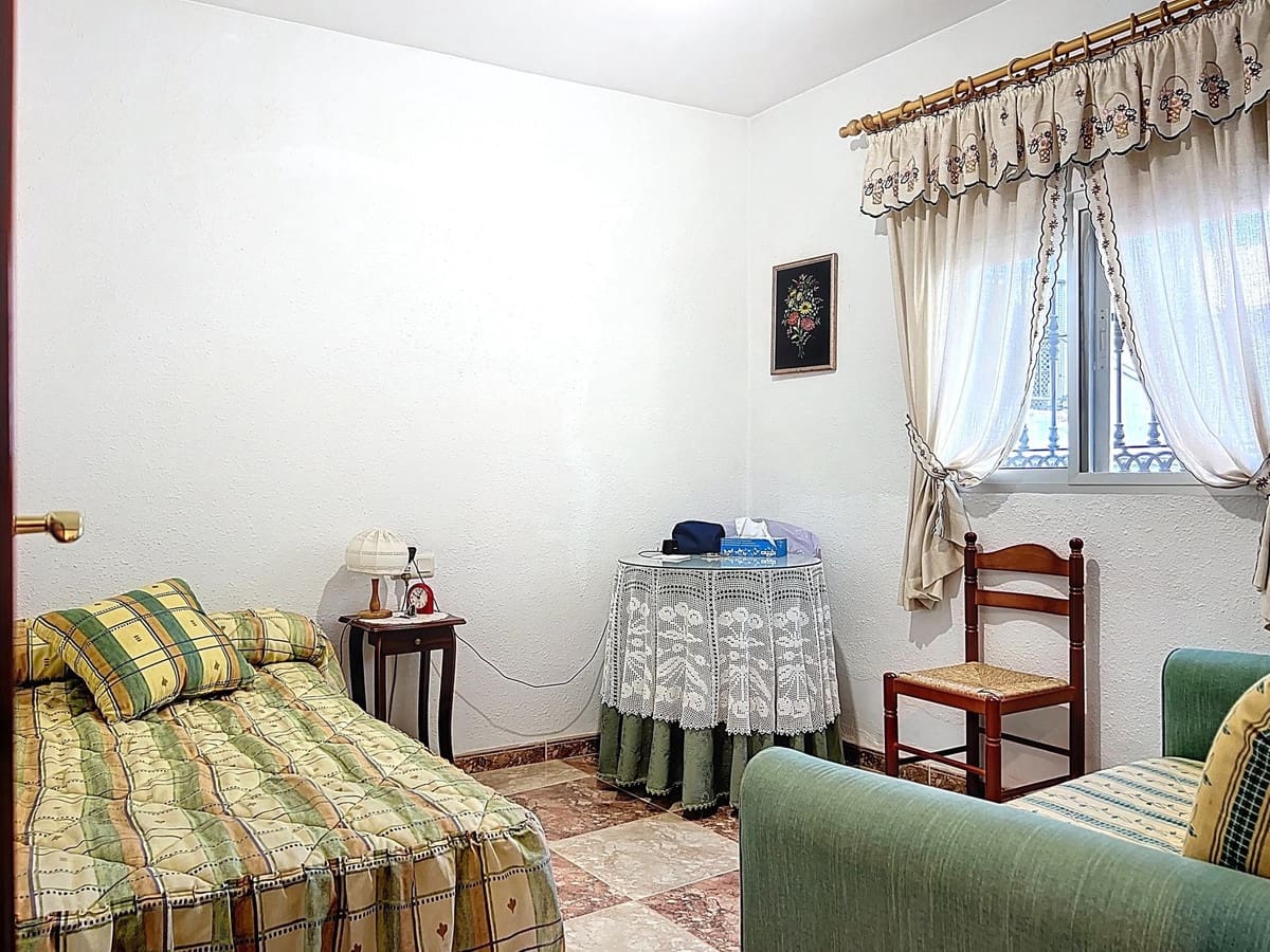 Casa de 3 habitaciones en Canillas de Aceituno en venta - 129.000 € (Ref: 10101002)