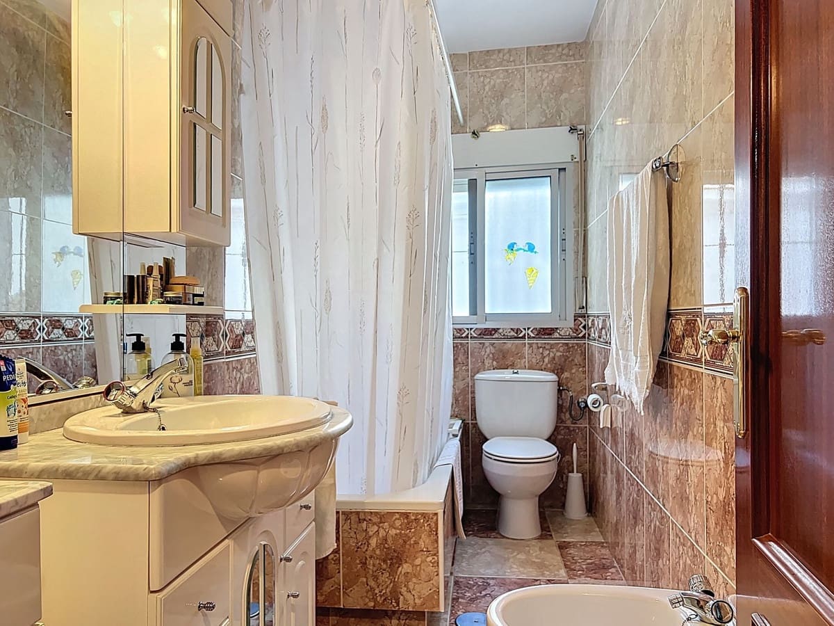 Casa de 3 habitaciones en Canillas de Aceituno en venta - 129.000 € (Ref: 10101002)
