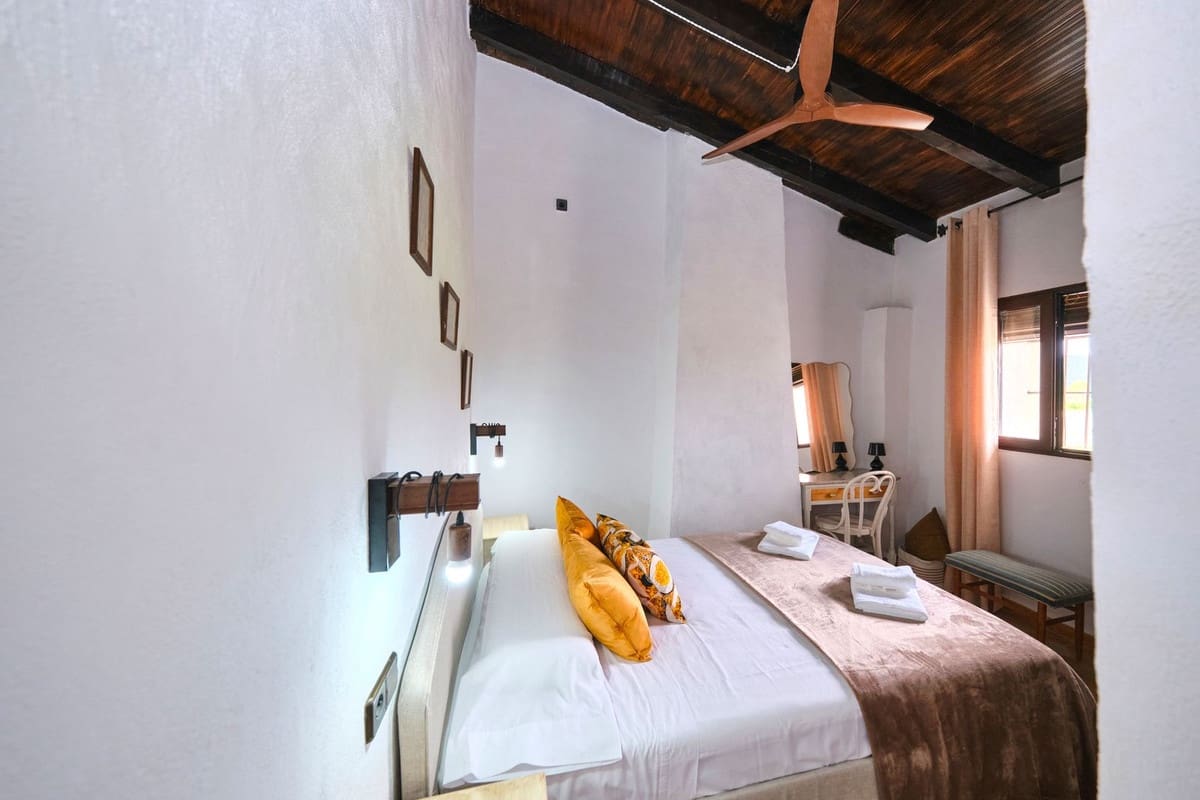 6 soverom Hotell til salgs i Fornes med svømmebasseng - € 275 000 (Ref: 10111133)