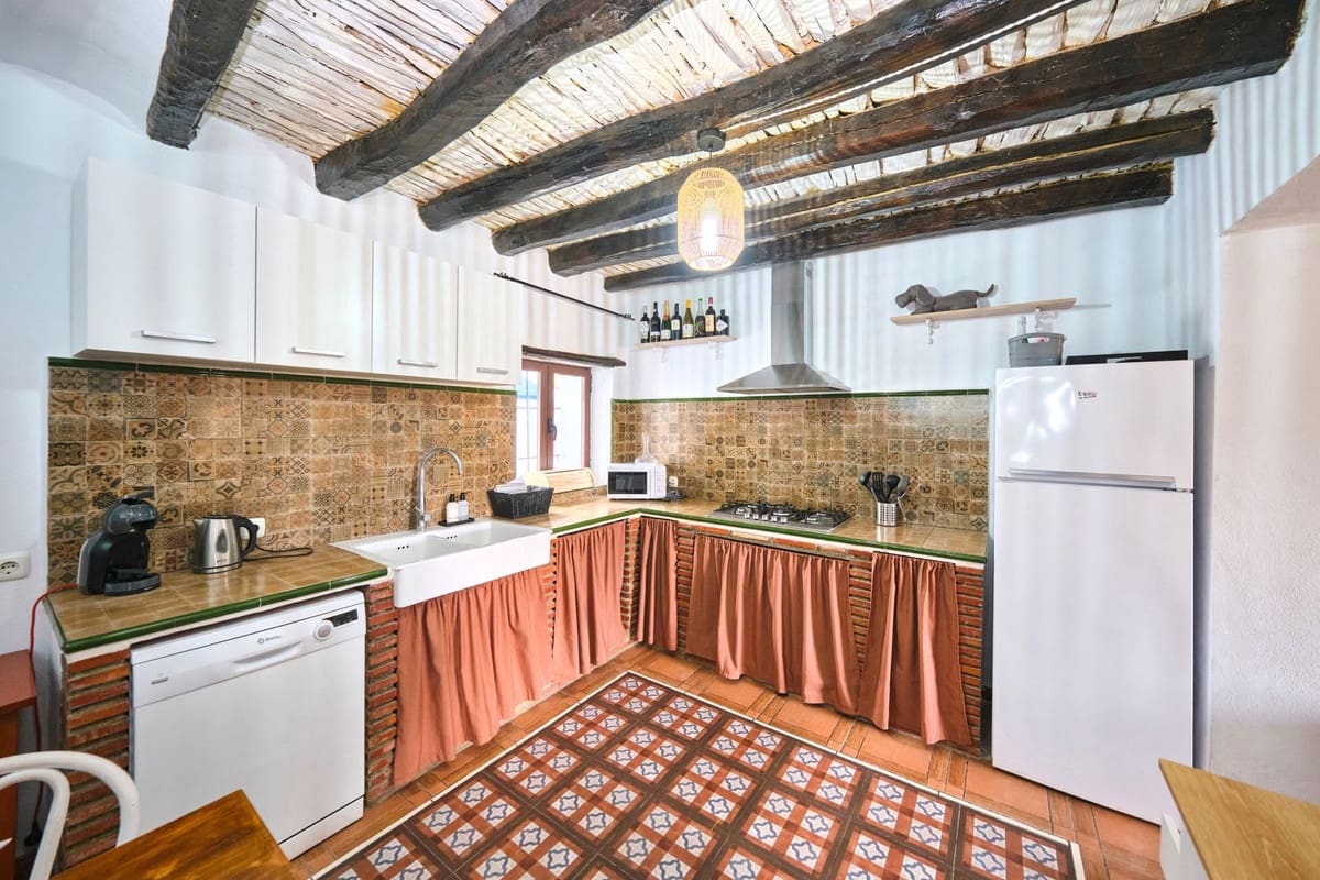 6 soverom Hotell til salgs i Fornes med svømmebasseng - € 275 000 (Ref: 10111133)