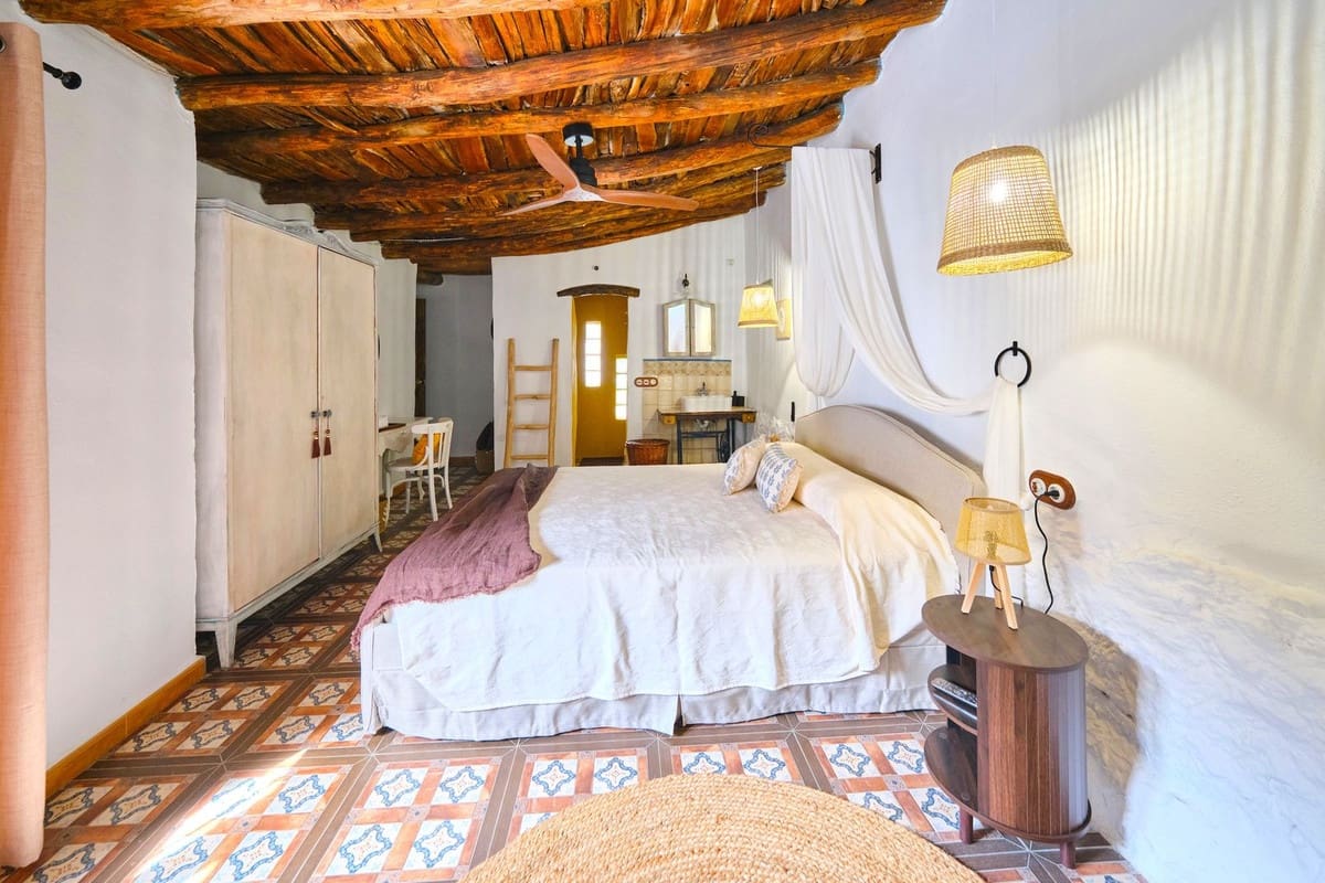 6 soverom Hotell til salgs i Fornes med svømmebasseng - € 275 000 (Ref: 10111133)