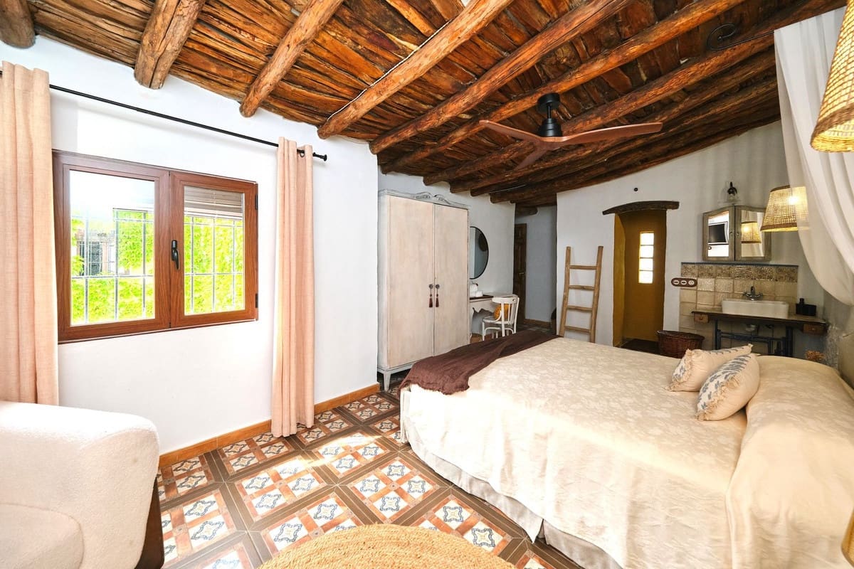 6 soverom Hotell til salgs i Fornes med svømmebasseng - € 275 000 (Ref: 10111133)