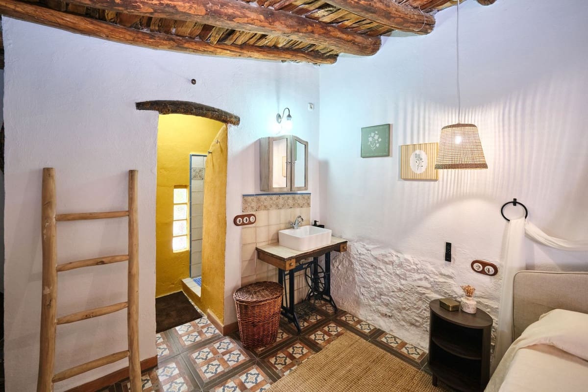 6 soverom Hotell til salgs i Fornes med svømmebasseng - € 275 000 (Ref: 10111133)