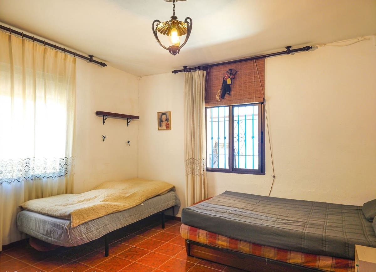 3 bedroom Finca/Country House for sale in Velez de Benaudalla with garage - € 298,000 (Ref: 10113548)