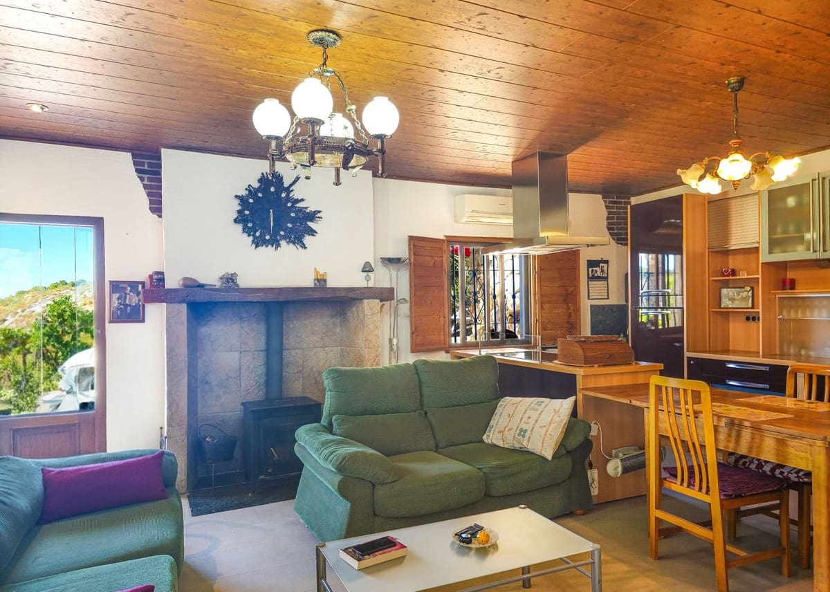 3 bedroom Finca/Country House for sale in Velez de Benaudalla with garage - € 298,000 (Ref: 10113548)